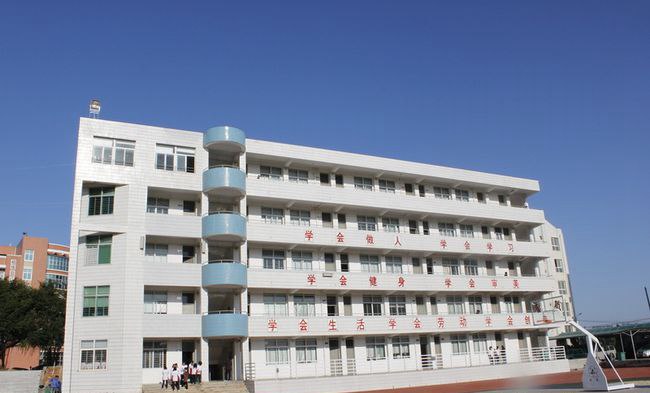 晋江职业中专学校蔡建文科学楼