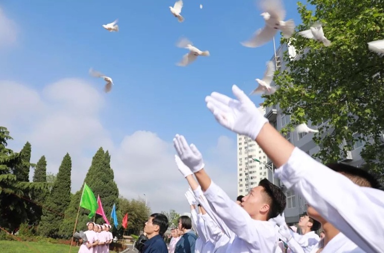 福建鸿源技术学校