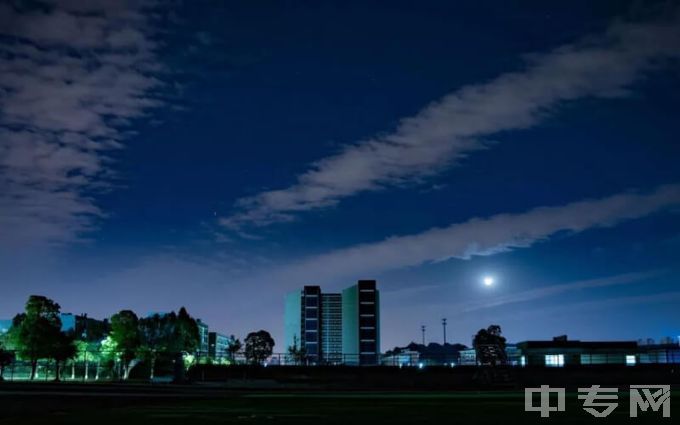 福建工程学院-夜幕